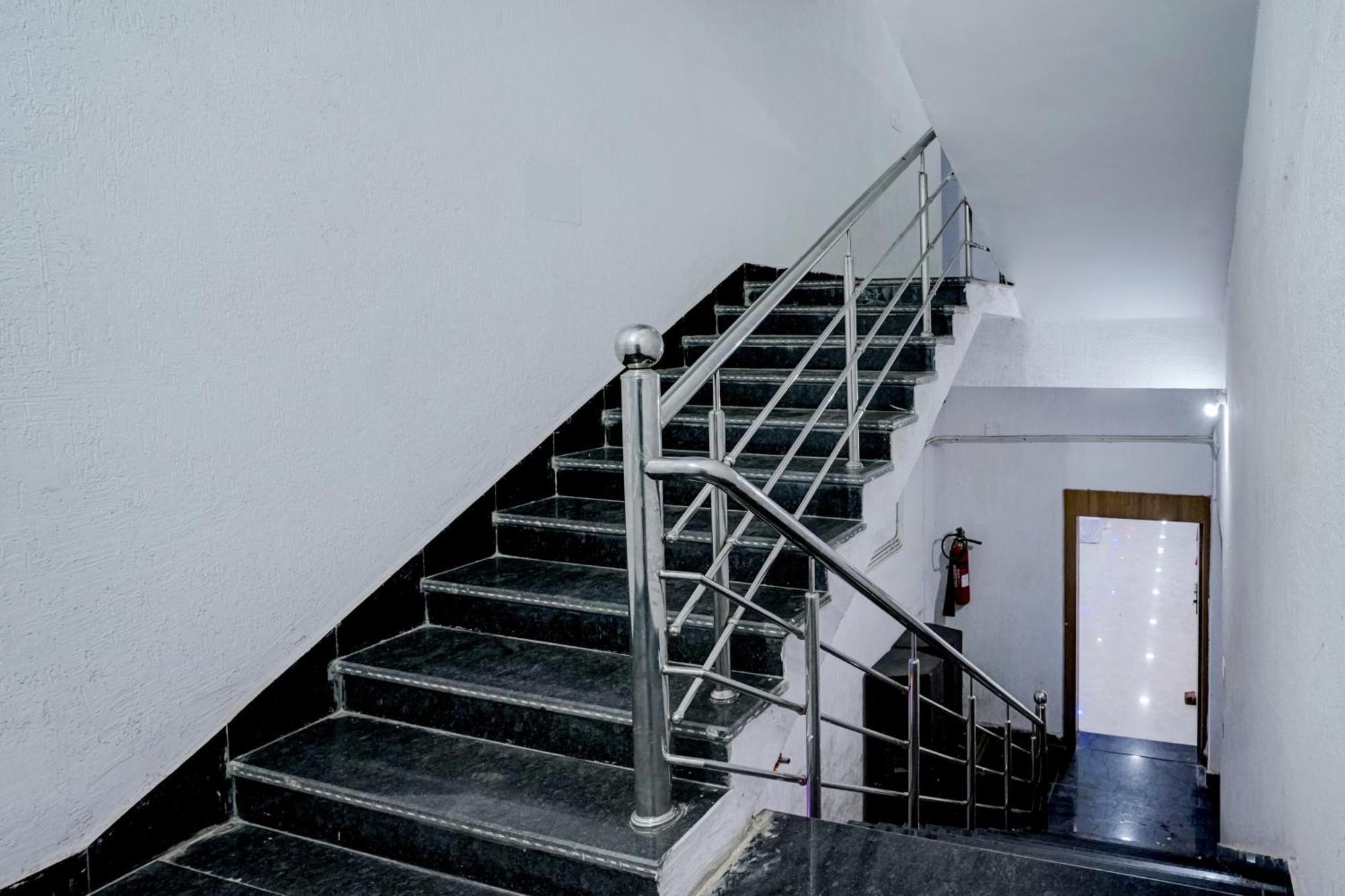 Oyo Flagship Hotel Ashok Vatika Banquet Hall Ranchi Dış mekan fotoğraf